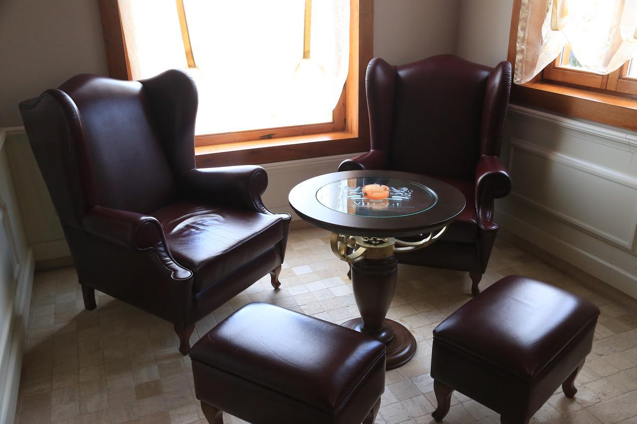 فندق Stari Banovciفي  فندق فيليدج المظهر الخارجي الصورة
